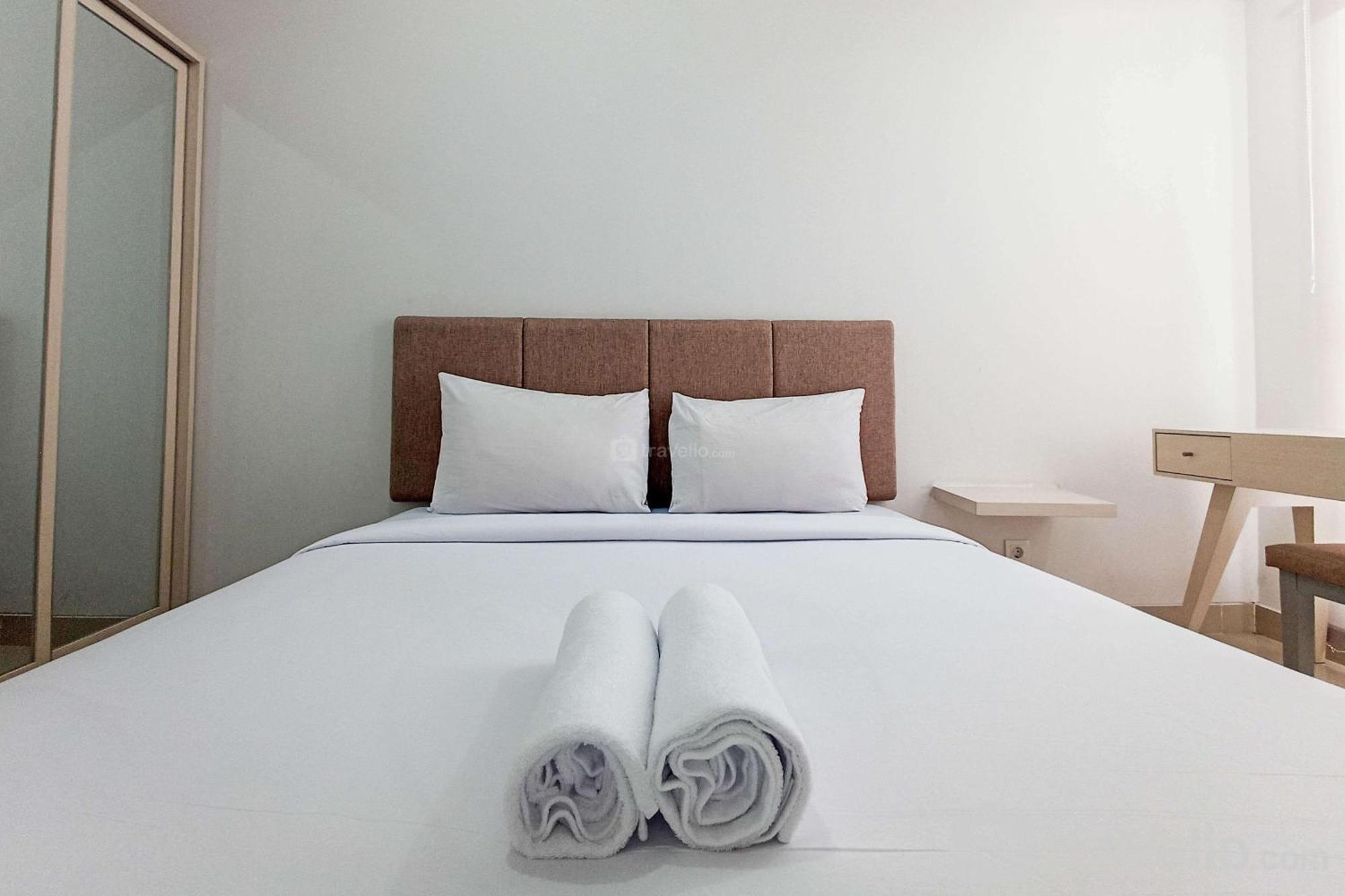 Modern At Barsa By Travelio