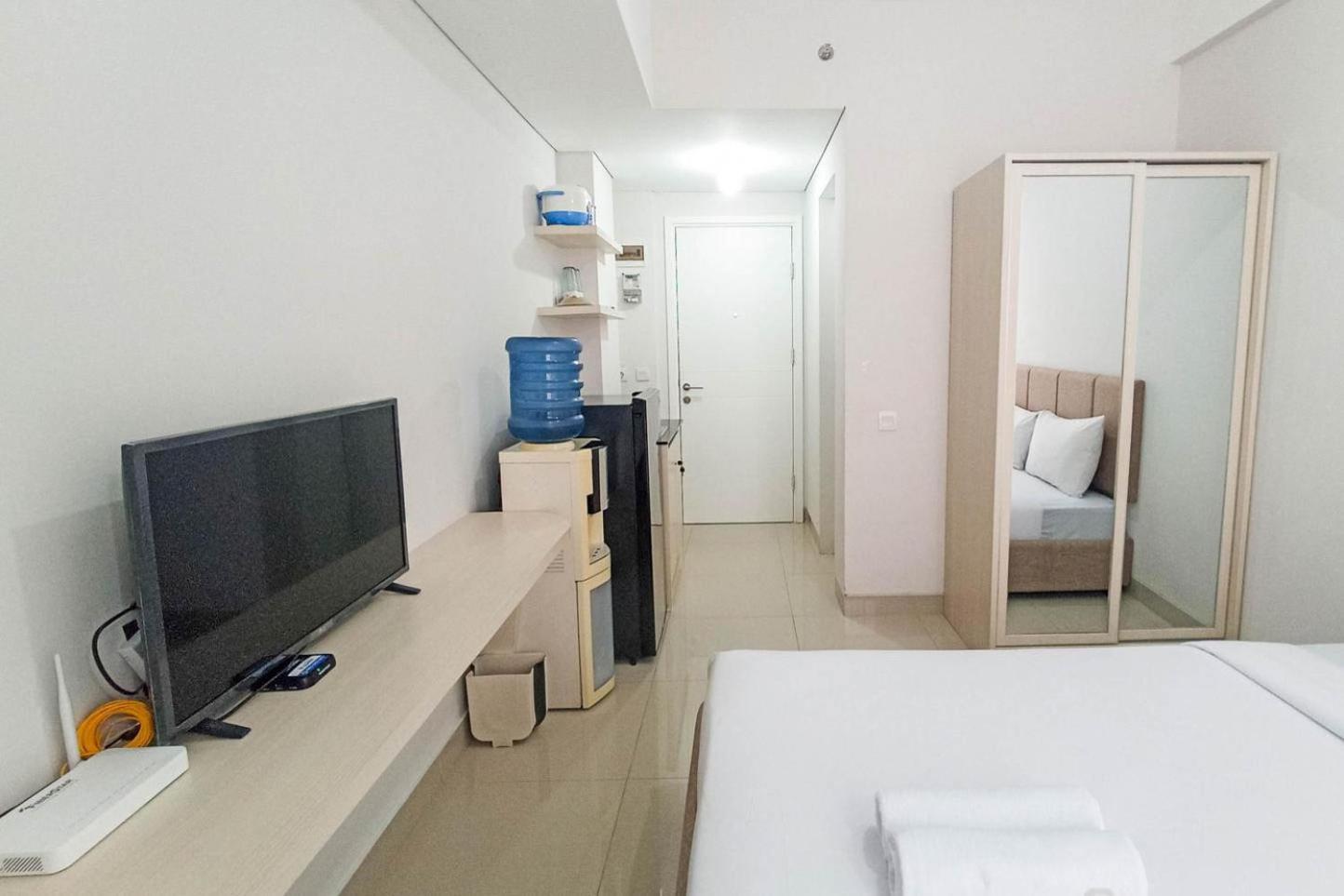 Modern At Barsa By Travelio